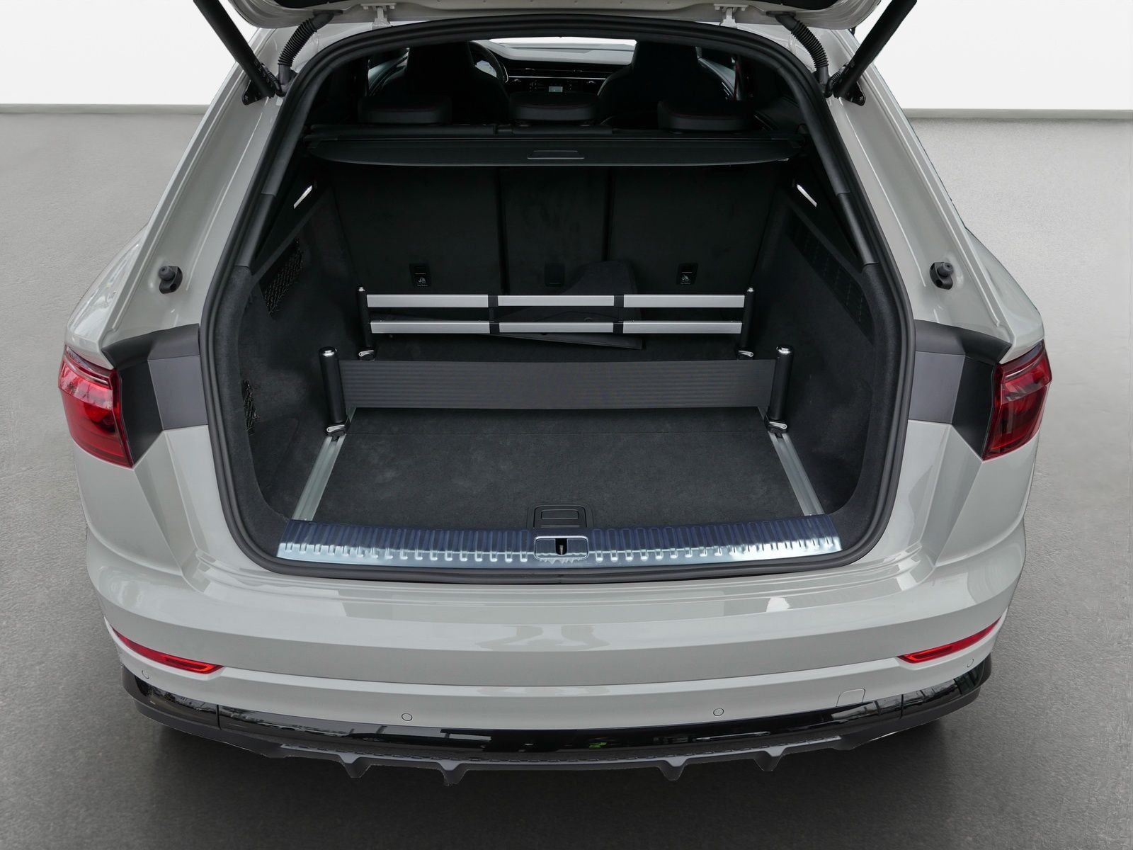 Audi SQ8 - Bild 11