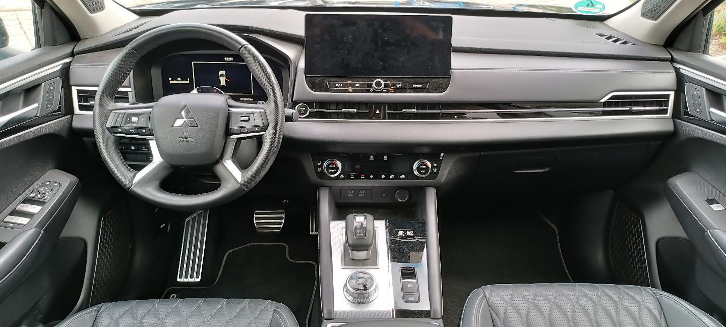 Mitsubishi Outlander 2.4L PHEV TOP 2-Farb