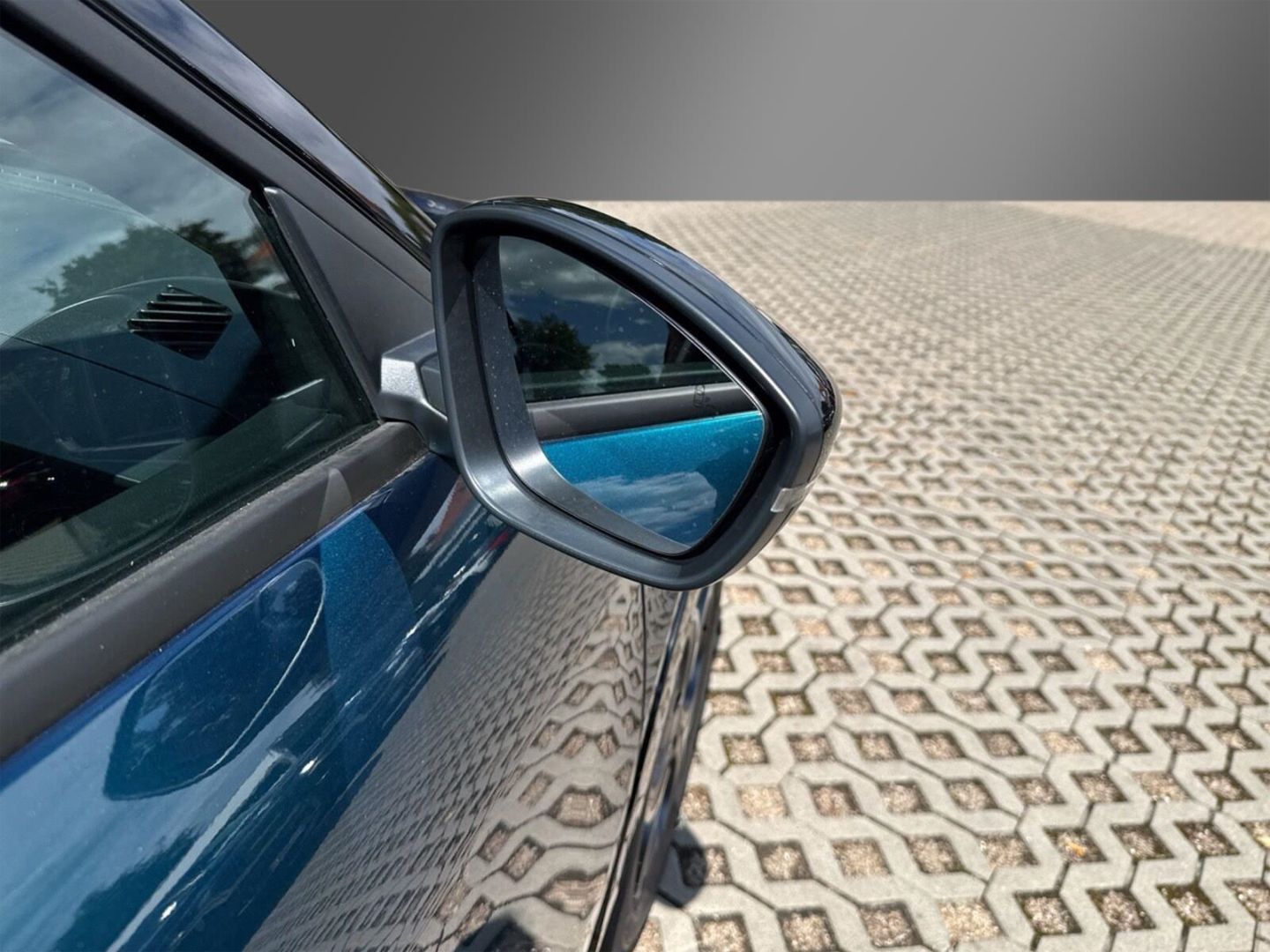 Fahrzeugabbildung Alfa Romeo Junior Ibrida Sport Speciale 1,2 VGT 107kW MY26