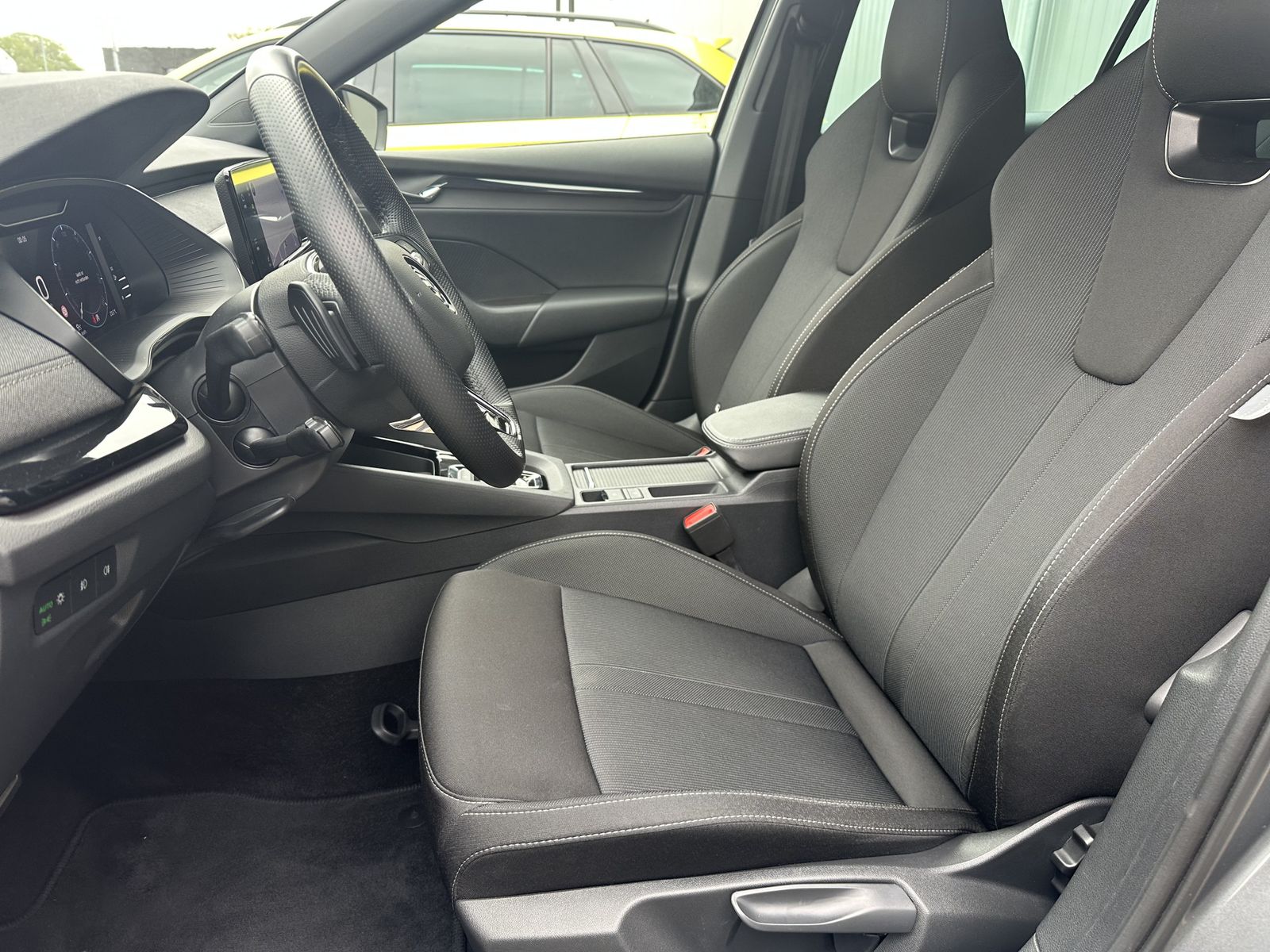 Fahrzeugabbildung SKODA Octavia 2.0 TDI DSG Sportline DSG NAV+LED+ACC+HU