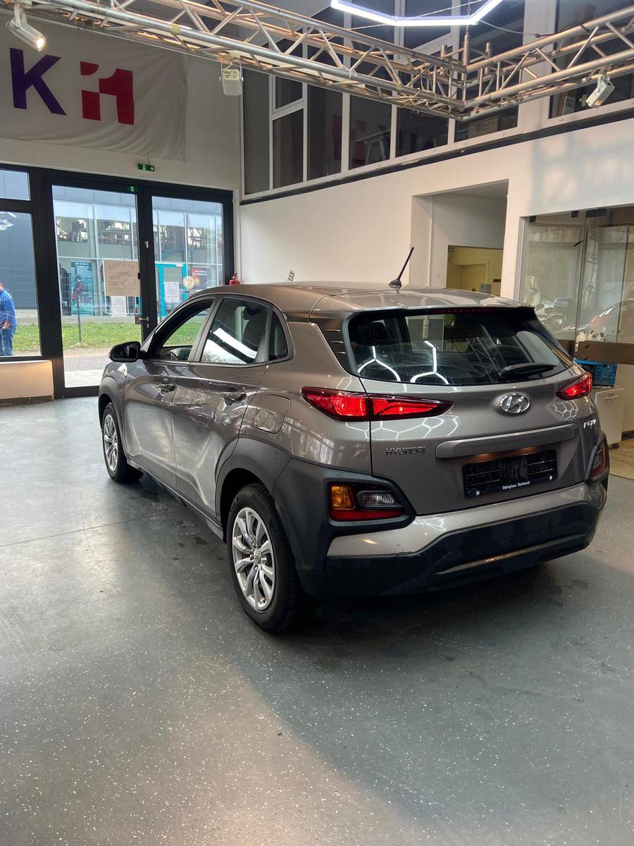 Hyundai Kona Pure 2WD
