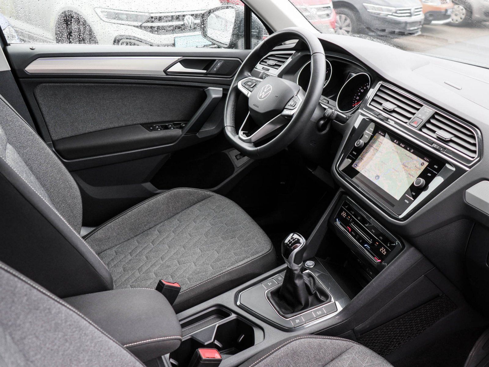 Volkswagen Tiguan MOVE 2.0 TDI AHK Standh. Navi LED Keyless foto 3