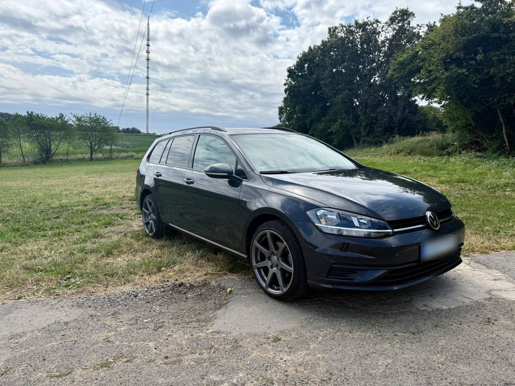 Image of Volkswagen Golf