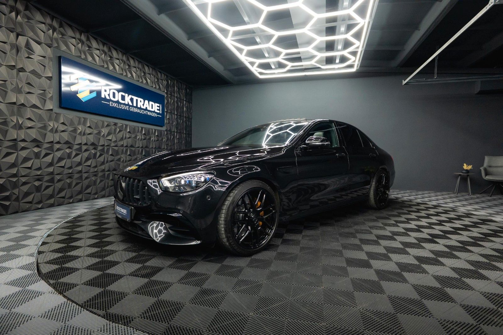 MERCEDES-BENZ E 63 S AMG 4Matic+ Performance Night-Paket MB100