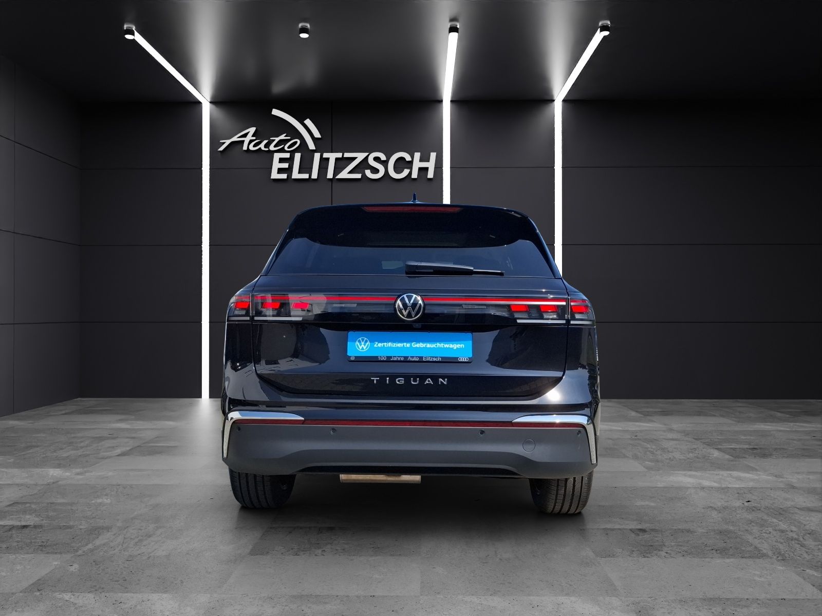 Fahrzeugabbildung Volkswagen Tiguan TDI Elegance DSG Matrix STH AHK Navi Pano