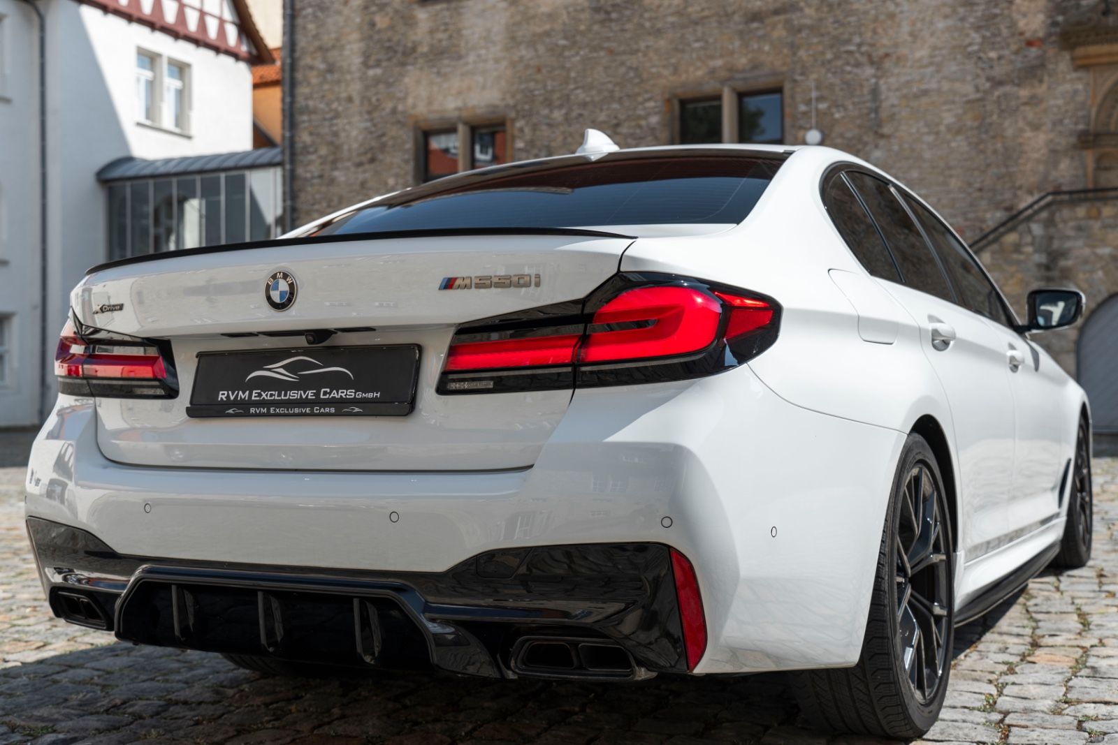 Fahrzeugabbildung BMW M550IX Massage Harman 360° Head UP LED NAV PDC