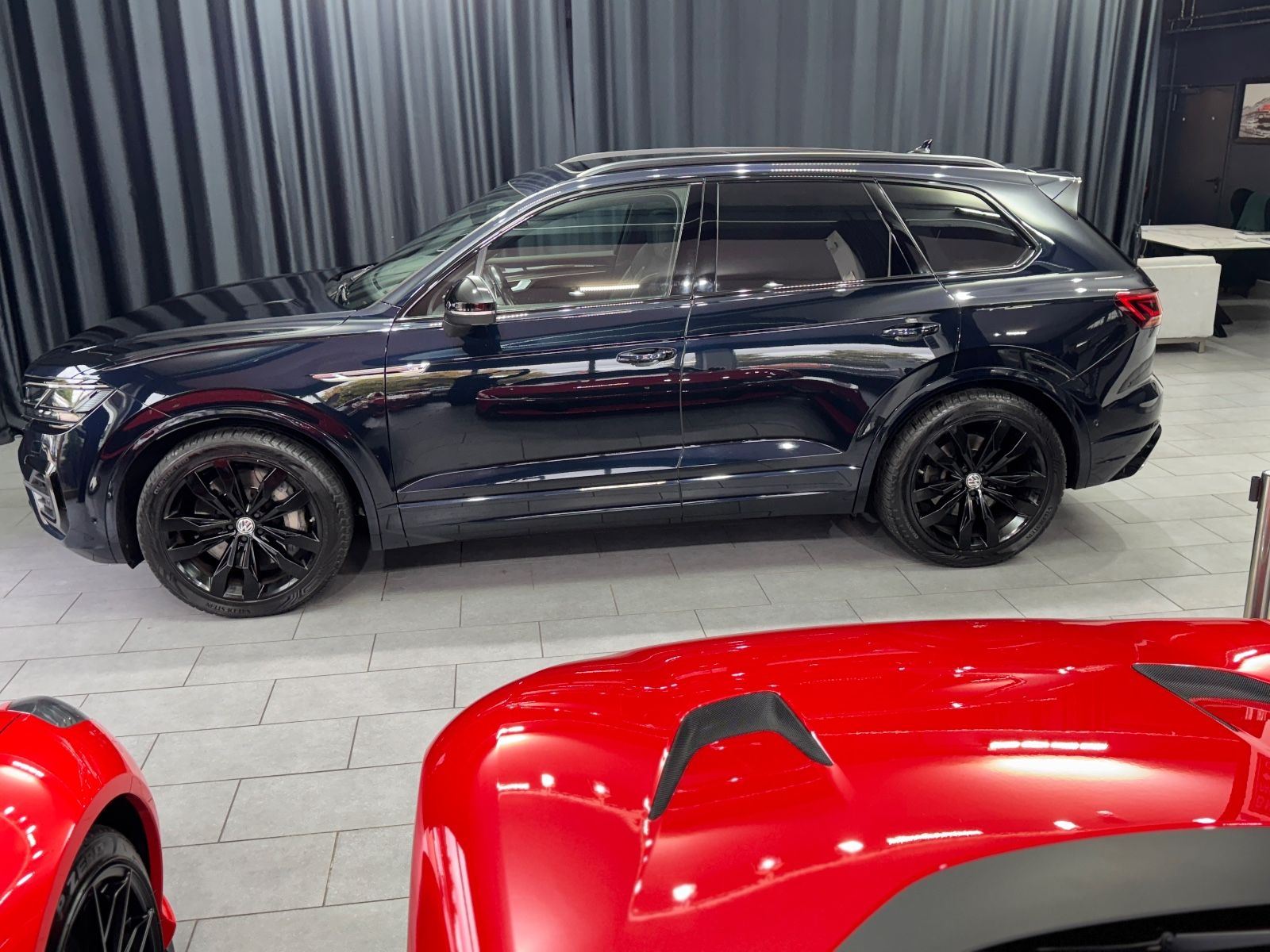 Fahrzeugabbildung Volkswagen Touareg 4.0 TDI V8 Atmosphere 4Motion|R-LINE|AHK