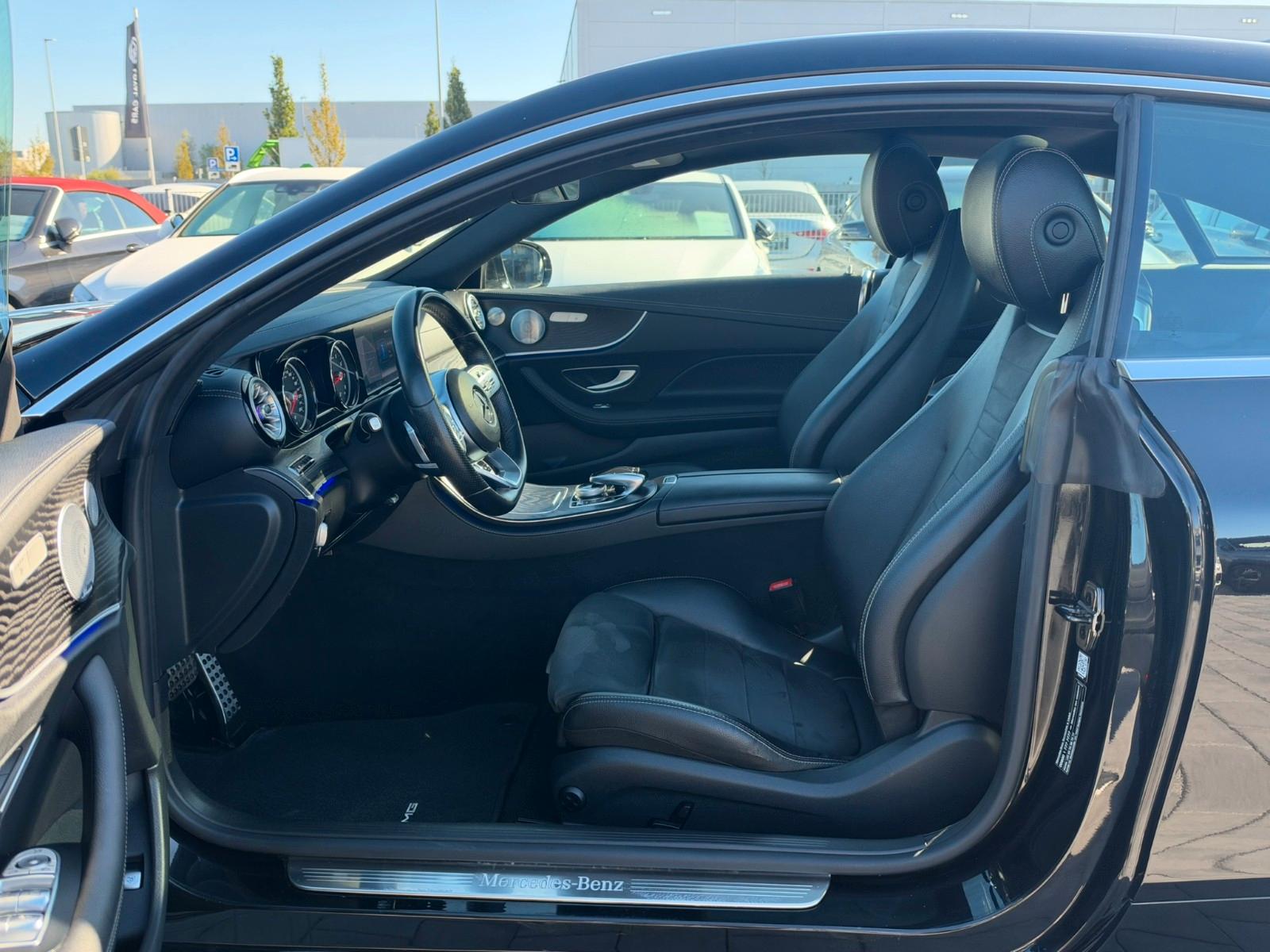 Mercedes-Benz E 200 Coupe 4Matic AMG*DISTR+*PANO*HUD*360°KAME