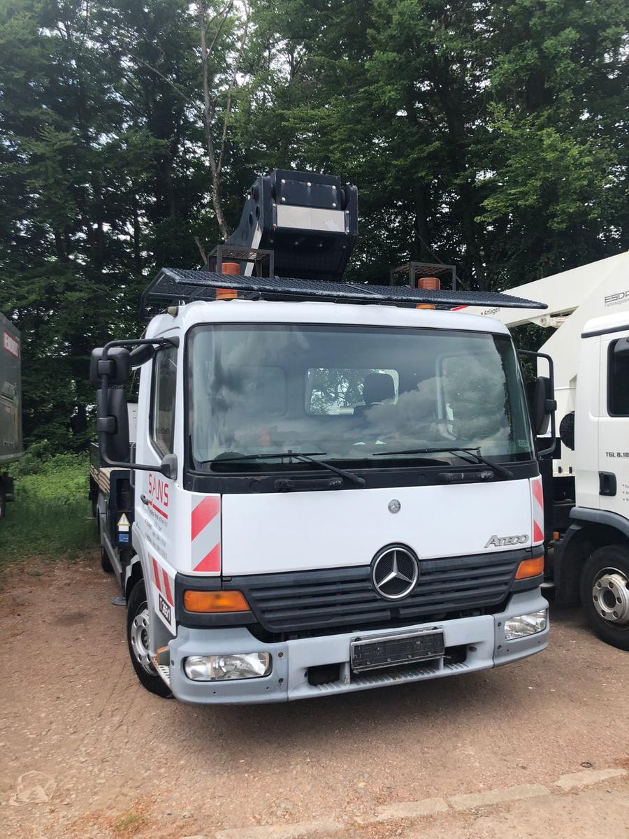 Mercedes-Benz 815 Atego Hubsteiger/Tüv neu