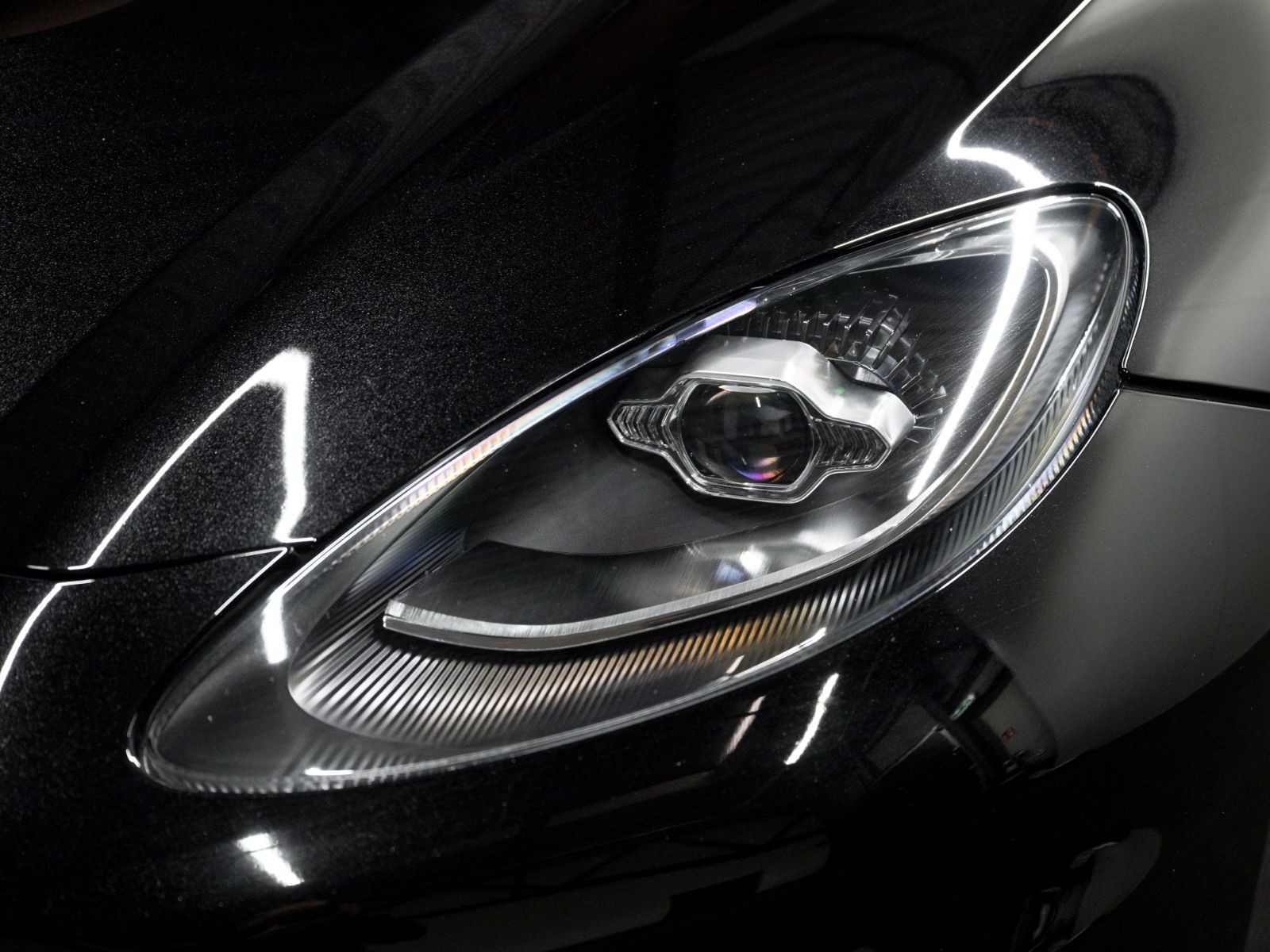 Aston Martin DBX 707 *Carbon*Sitzbelüftung*ACC*360*DesignPack foto 10