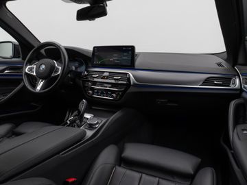 Fahrzeugabbildung BMW 520d M Sport Kamera DAB HiFi Stop&Go Komfort