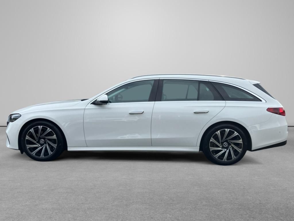 Fahrzeugabbildung Mercedes-Benz E 220 d T AVANTGARDE*AHK*PANO*DISTR*KEYLESS*19Z