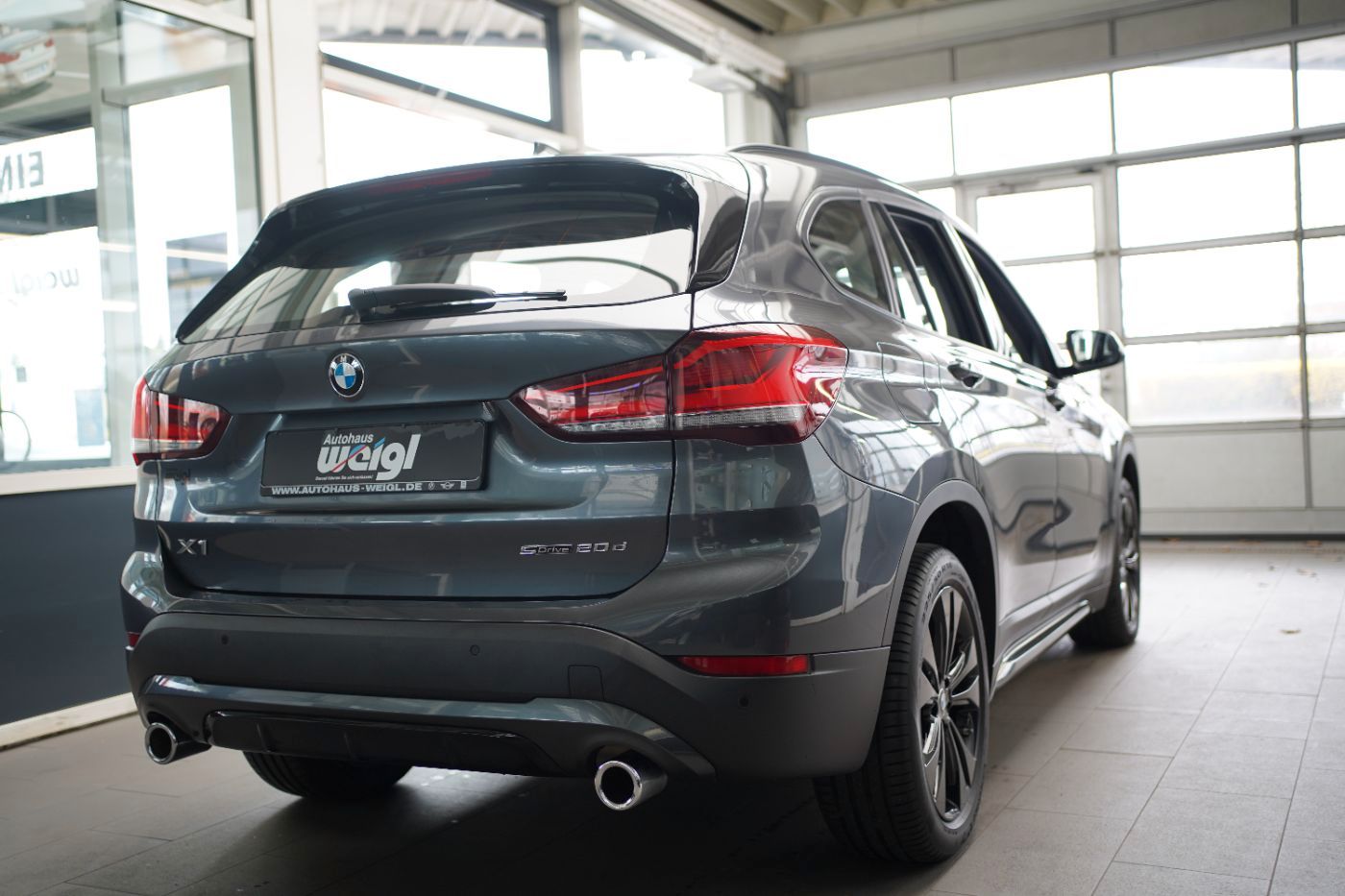 Fahrzeugabbildung BMW X1 20dA Sport Line +Navi+LED+MultifunktionLenkra