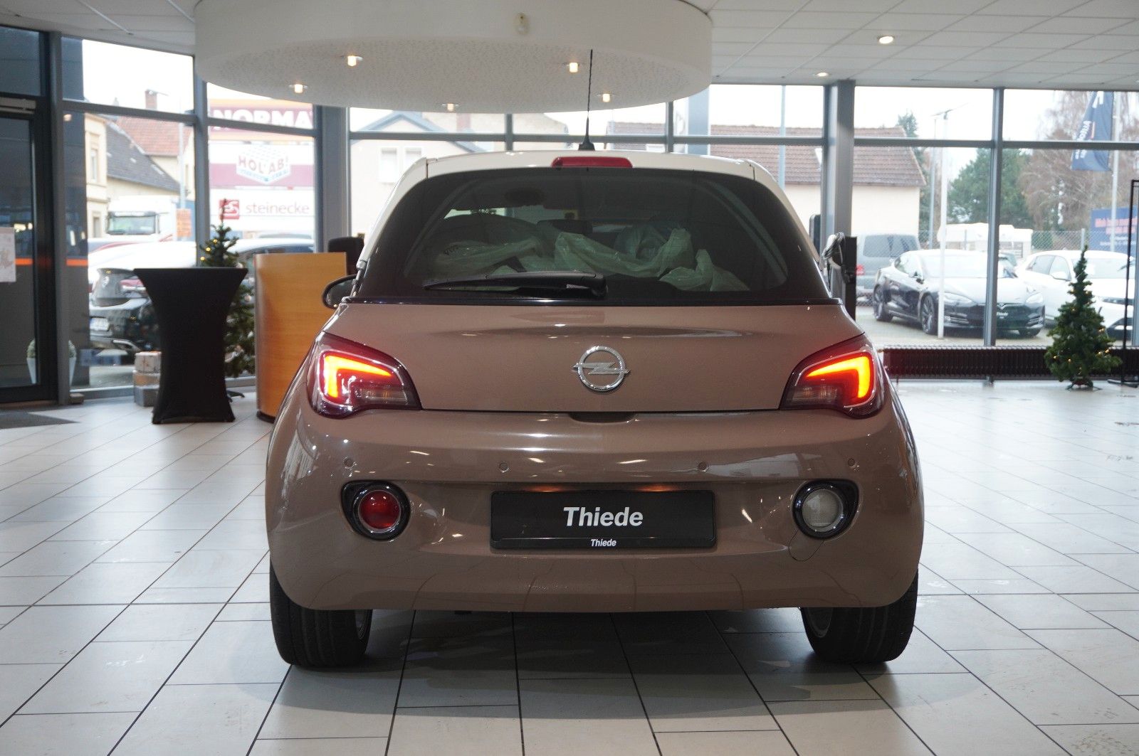 Fahrzeugabbildung Opel Adam 1.4 SLAM LED/KLIMA/PDC/WINTER/SPORT/TEMP.