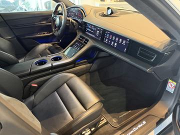 2021 Porsche TAYCAN — миниатюра 15