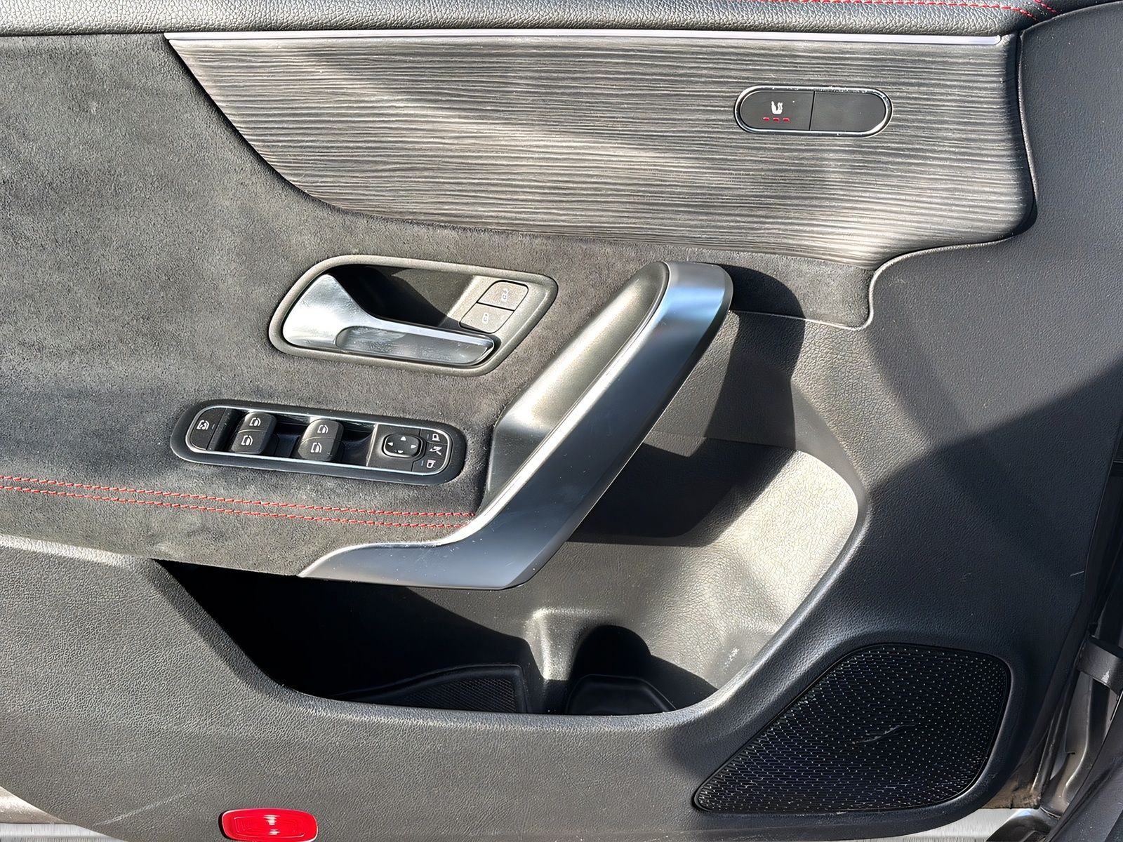 Fahrzeugabbildung Mercedes-Benz CLA 200 Shooting Brake AMG LINE NIGHT LED DSC