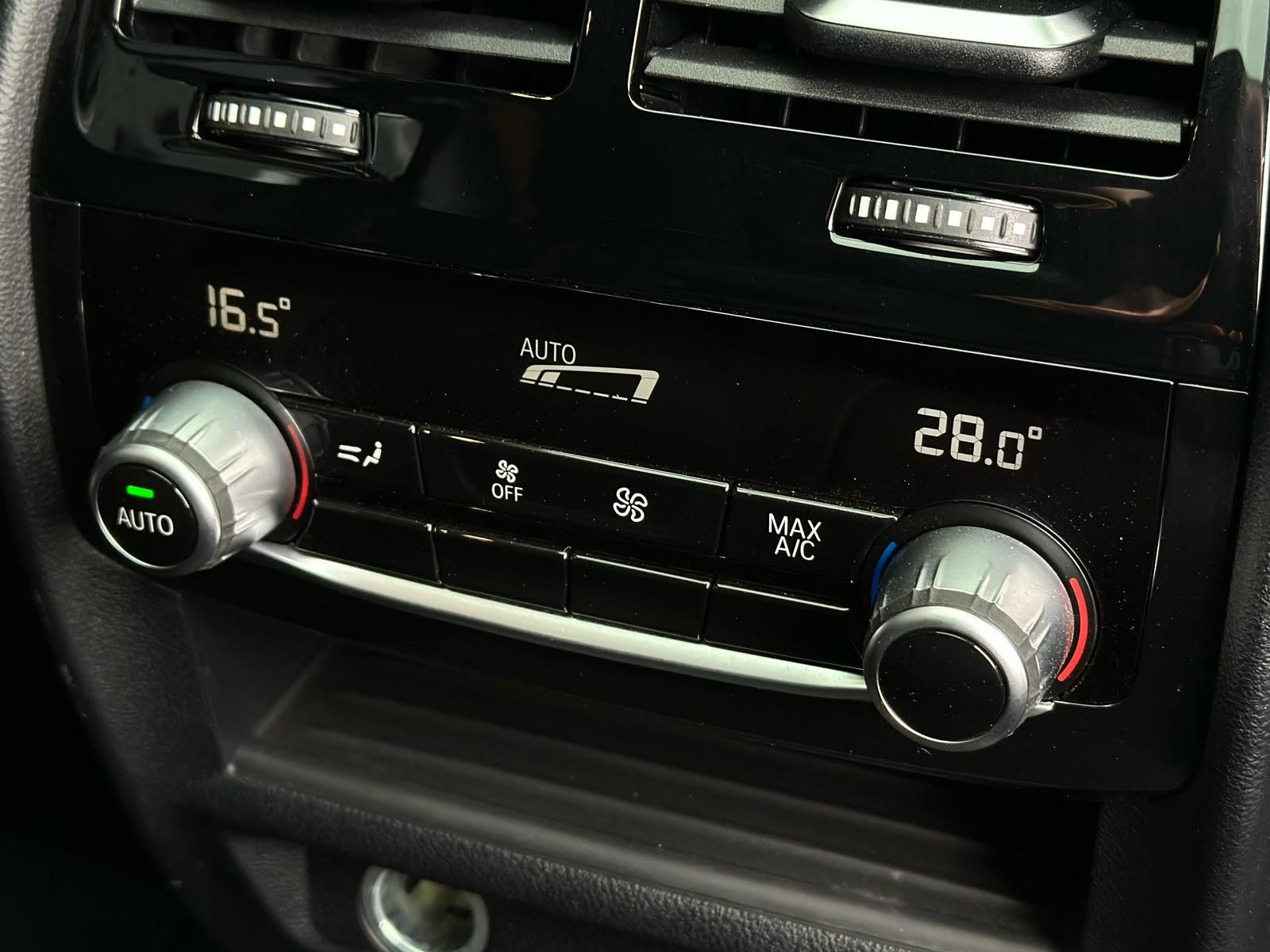 BMW 530i xDRIVE M SPORT PAKET SHADOW  LASER#HUD#ACC - Image 23