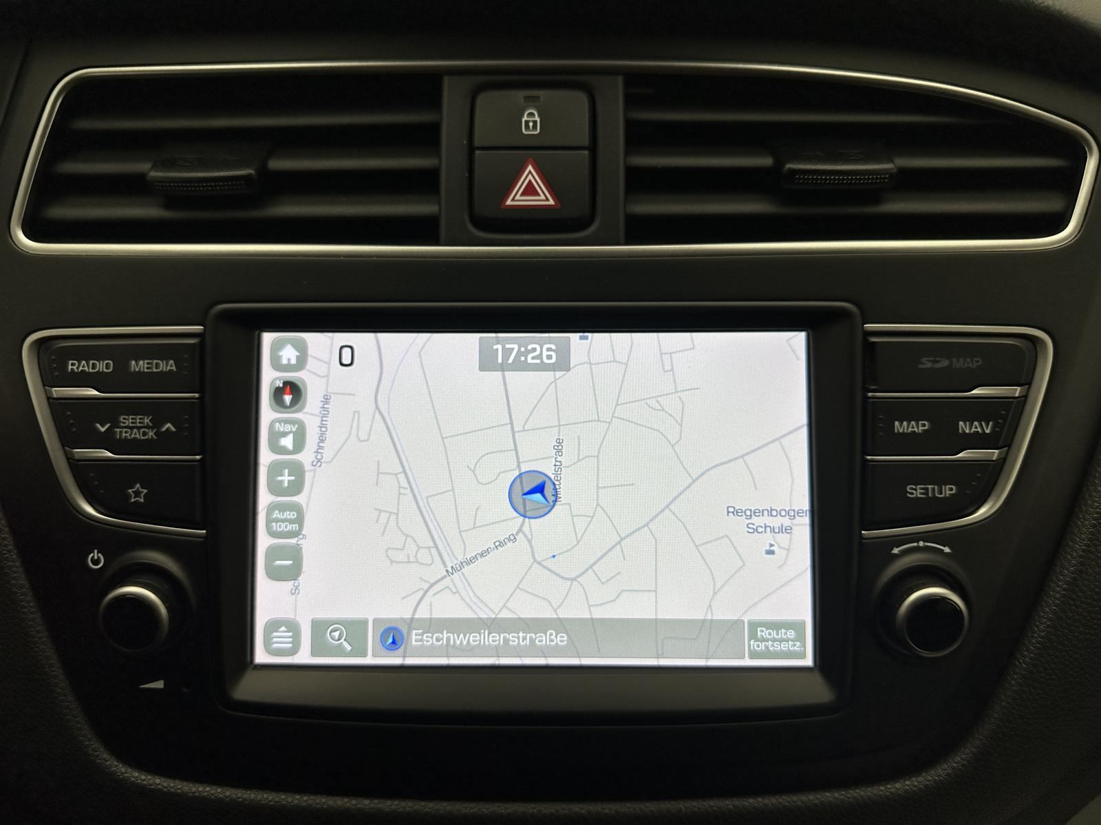 Hyundai i20 YES! Plus "NAVI-CAM-SITZH-MULTI-TEMPO-ALU", миниатюра 13