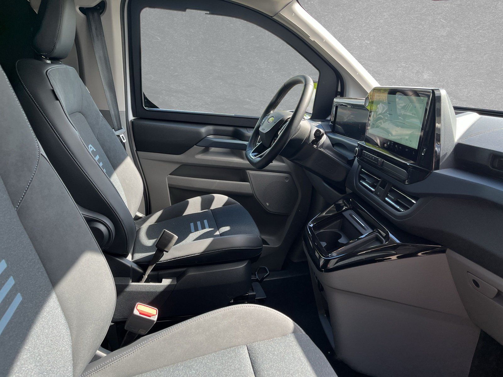 Ford Nugget Active L1 2,0L 170PS AHK GJR ACC TP6 imagem 3