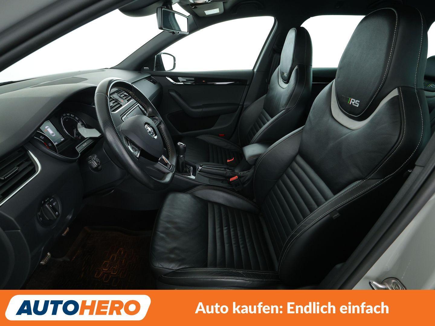 Skoda Octavia 2.0 TSI RS*NAVI*XENON*SPUR*CAM*PDC*SHZ*