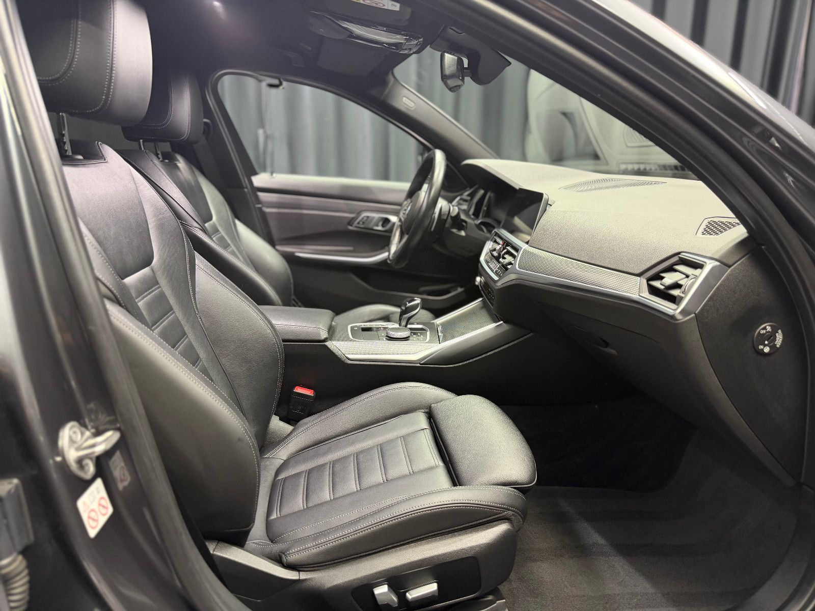 Fahrzeugabbildung BMW 320d Touring xDrive M Sport|HIFI|HuD|LEDER|KAMER