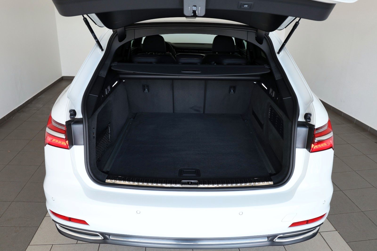 Fahrzeugabbildung Audi A6 Avant 40TDI S Line T.Leder,Navi,LED,Kamera,WR