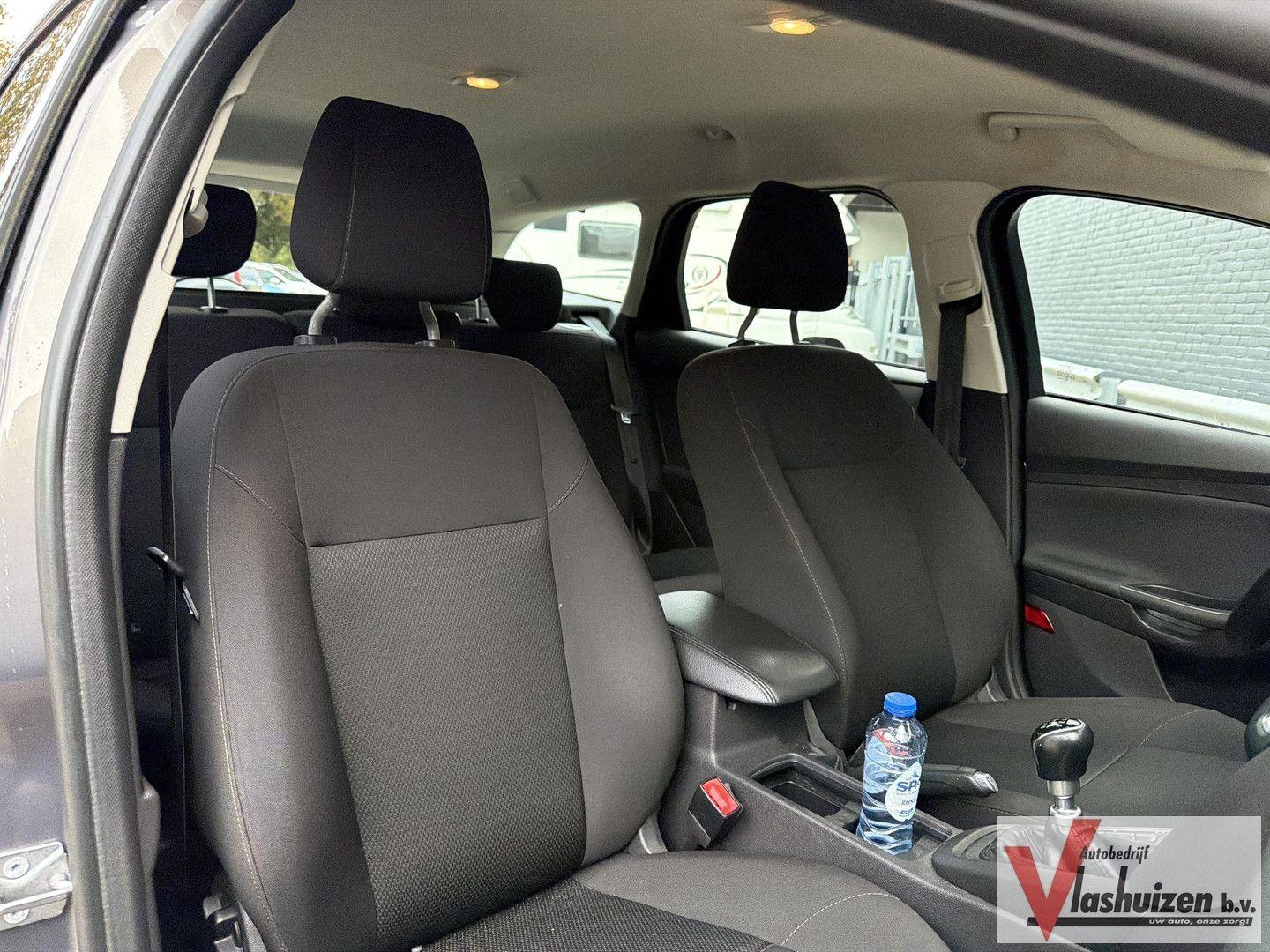 Ford Focus 2014 — engine 999 cm³, 125 HP (92kW)