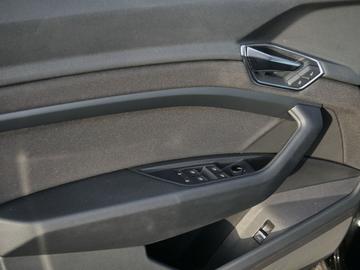 صورة مصغرة 22 لـ 2023 AUDI Q8 E-TRON