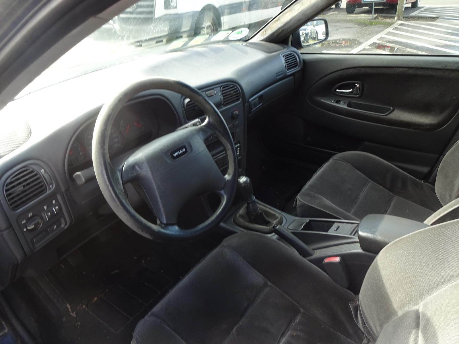 Volvo V40 2006 — photo 12