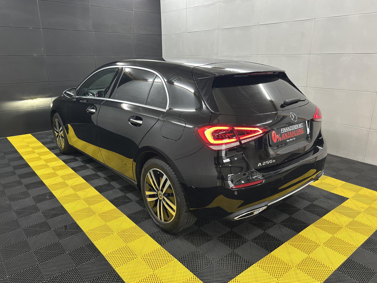 Mercedes-Benz A 250 e Progressive+360°+HUD+Burmester Surround