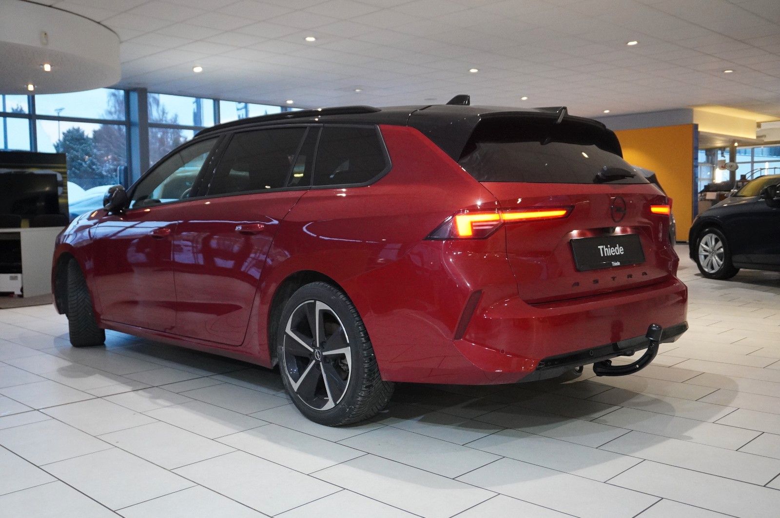 Fahrzeugabbildung Opel Astra ST 1.2T GS LINE NAVI/LED/360°/SH/SPORT/AHK