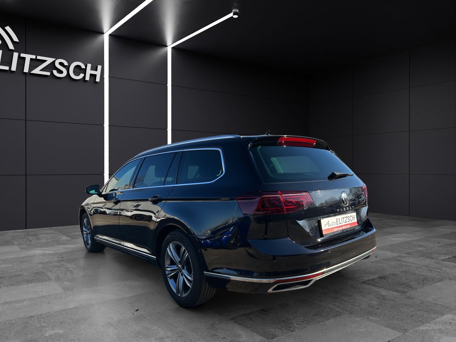 Fahrzeugabbildung Volkswagen Passat Variant Elegance TDI DSG IQ.Light ACC SH