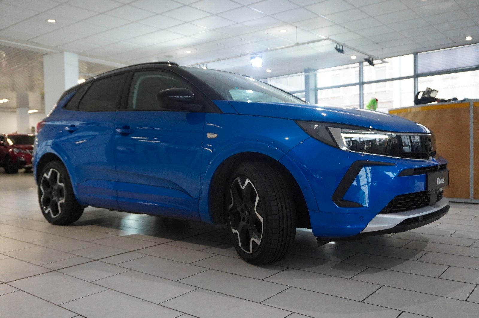 Fahrzeugabbildung Opel Grandland (X) 1.6 HYBRID 4X4 ULTIM. NAVI/360°/SH