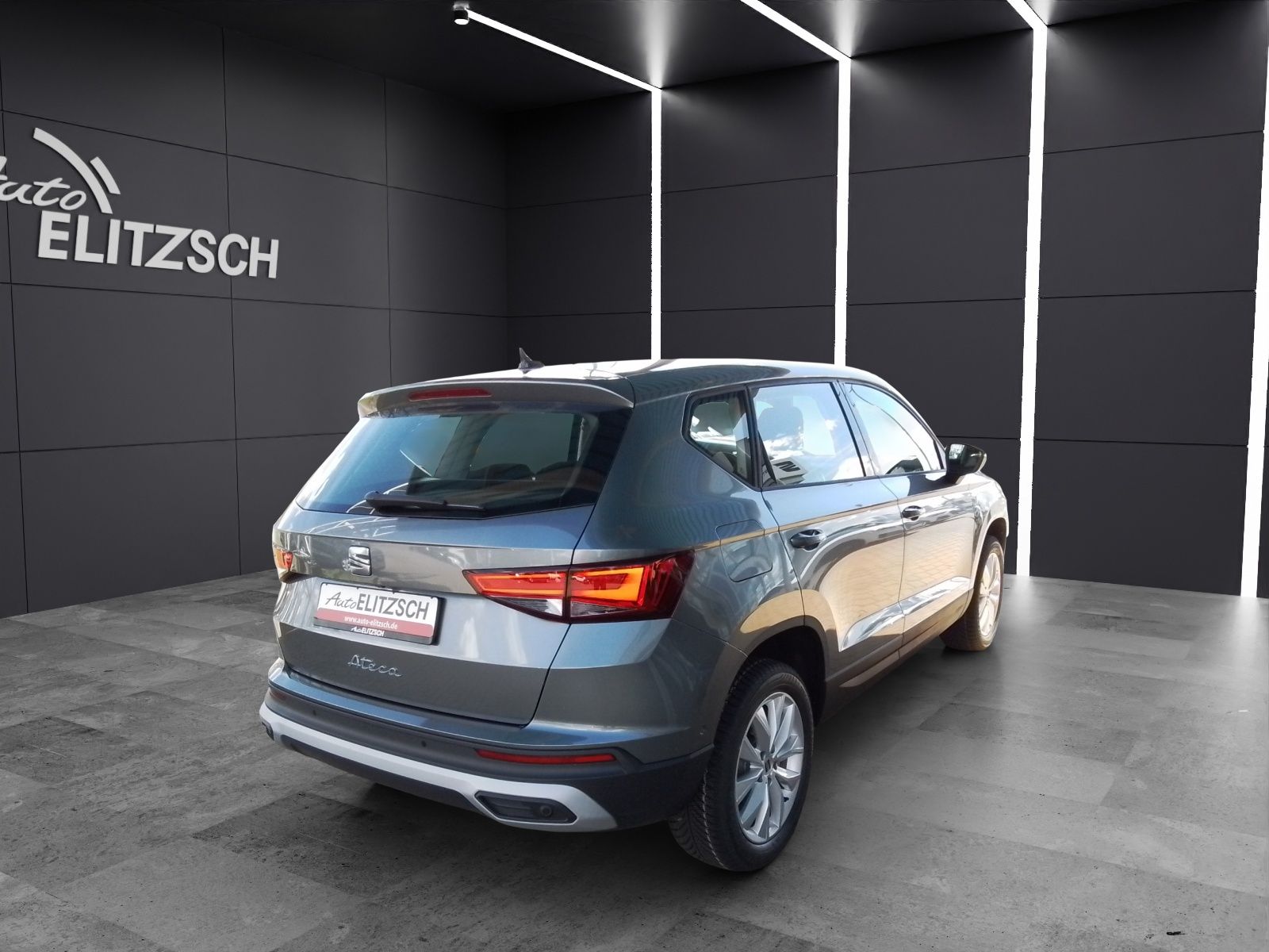 Fahrzeugabbildung SEAT Ateca TSI Style LED Navi ACC RFK SH App LM