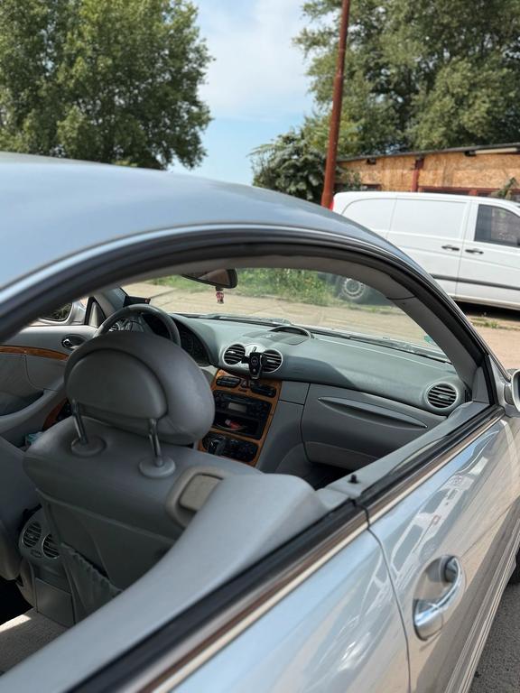 Mercedes-Benz CLK 320