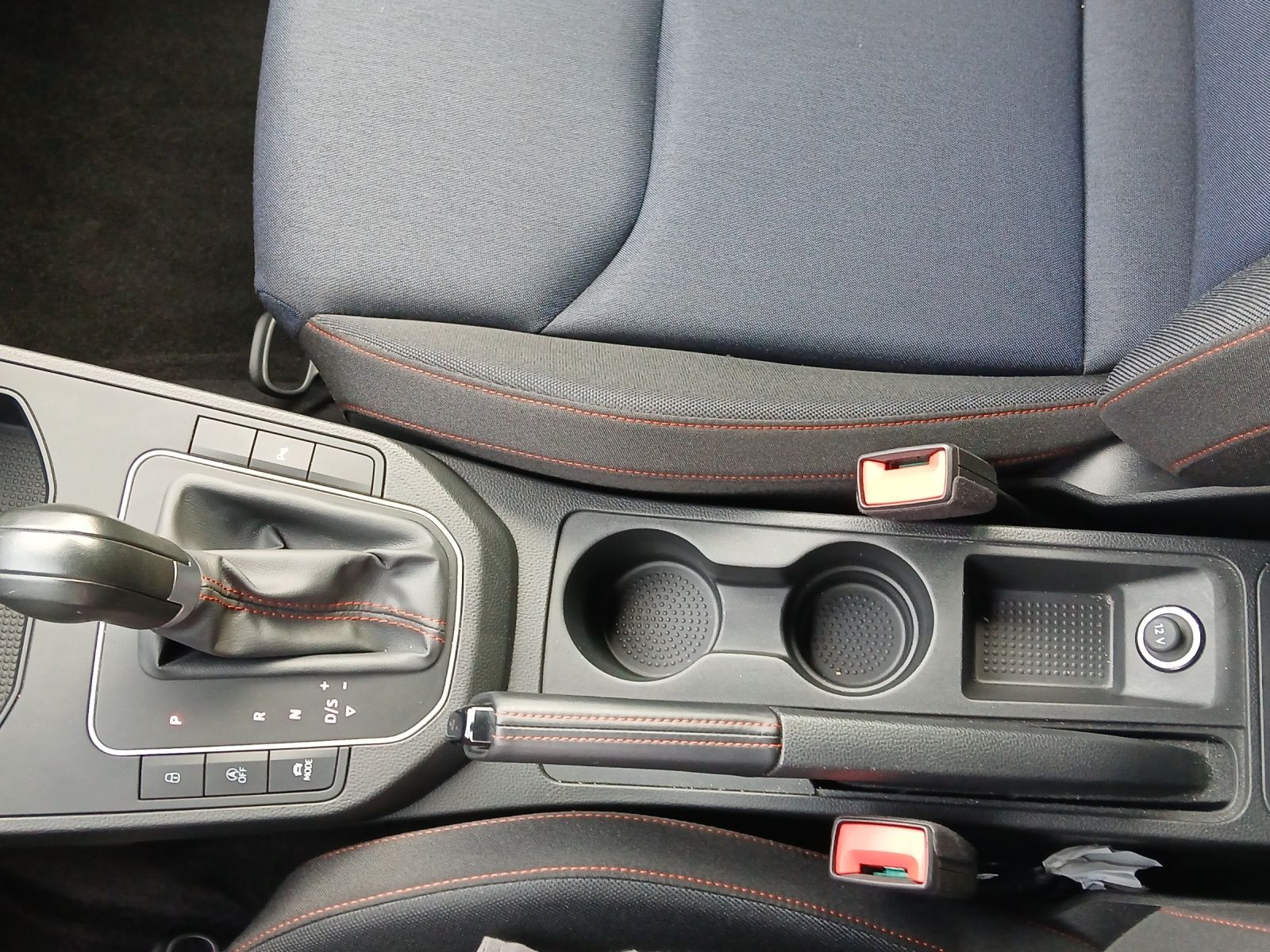 Fahrzeugabbildung SEAT Ibiza TSI FR DSG LED Navi AID ACC RFK SH 18"