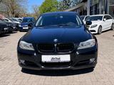 BMW 318i 3 Touring*SHZ*PDC*NAVI*BT*USB* - BMW 318 aus 2011: 318i
