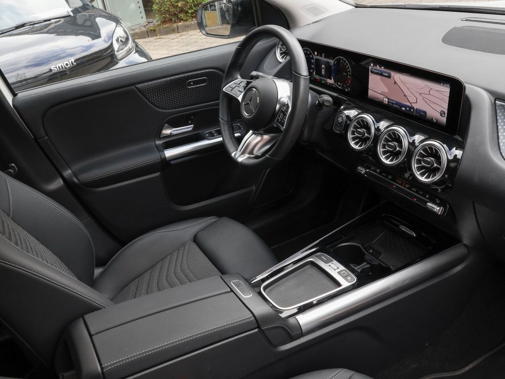 Mercedes-Benz GLA 250 e Progressive/Pano/AHK/360/MLB/Night/18' foto 4