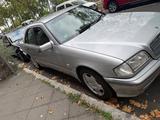 Mercedes-Benz 220 - Mercedes-Benz 220 in Frankfurt (Main)