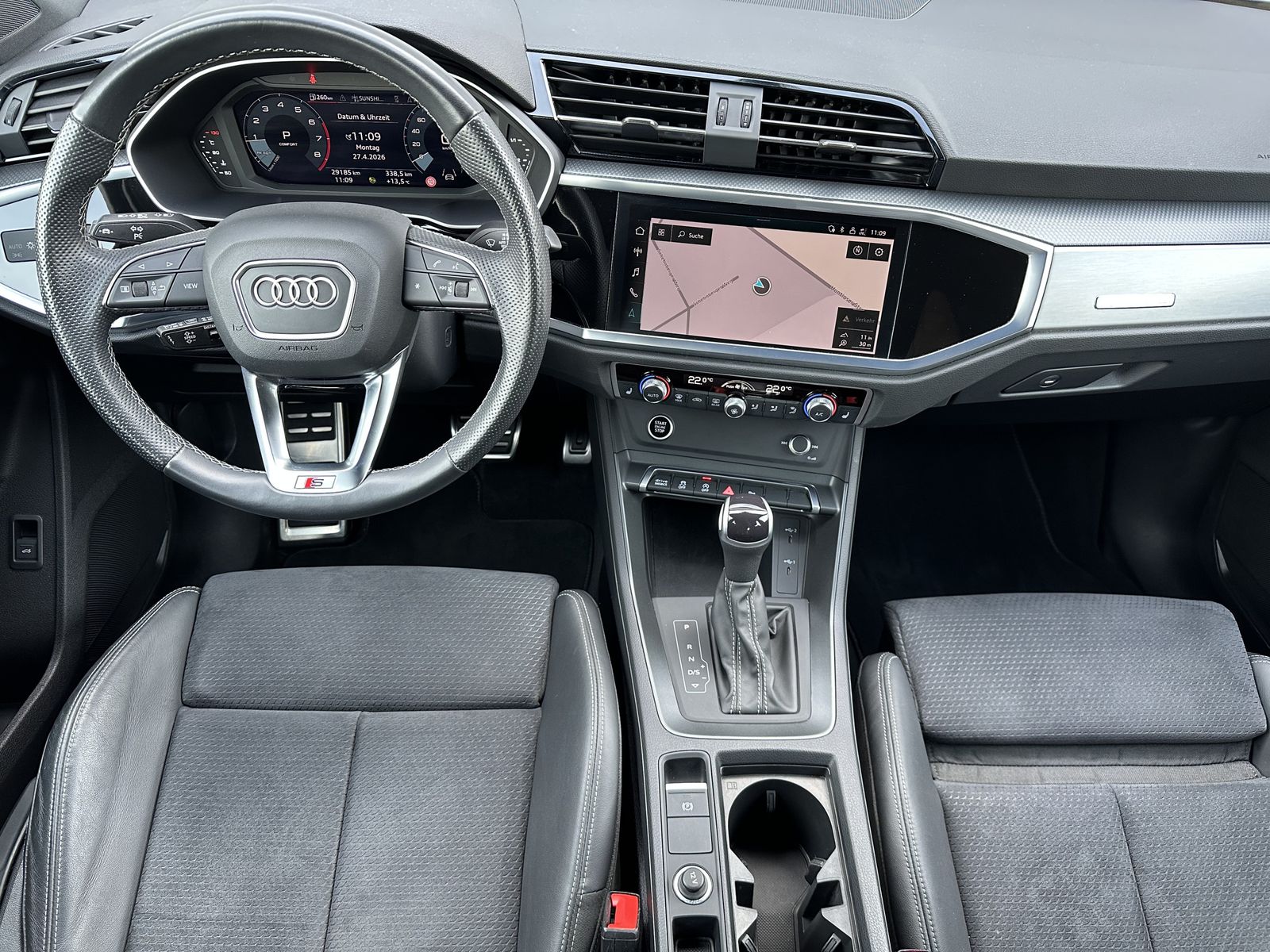 Fahrzeugabbildung Audi Q3 40 TFSI Qu S-Line Black NAV+LED+AHK+ACC+19ZO