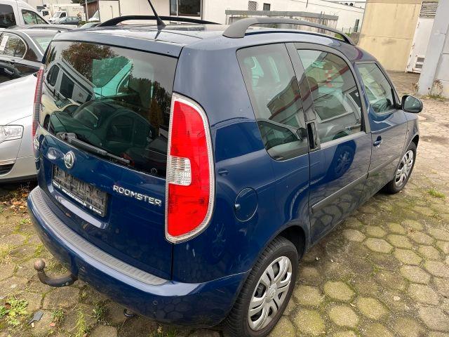 Skoda Roomster 2015 — rear view