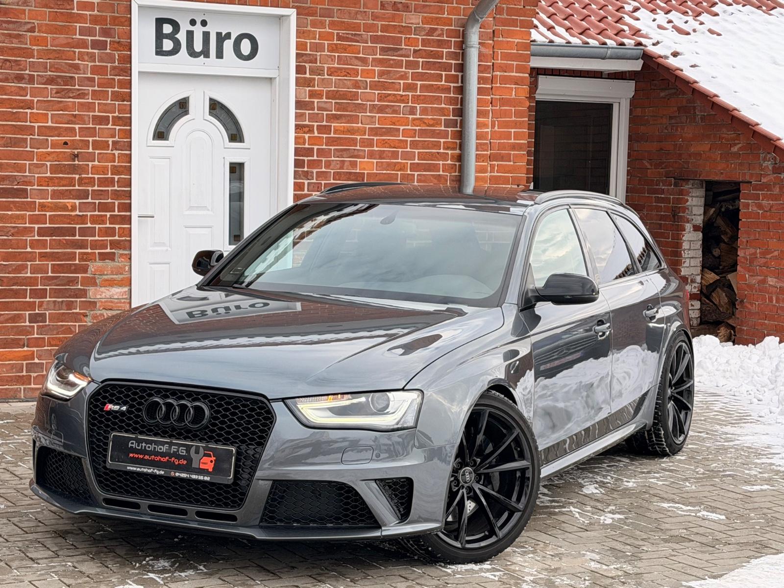 Audi RS4 Avant 4.2 FSI quattro*BANGOLUFSEN/SHZ/SPORT*