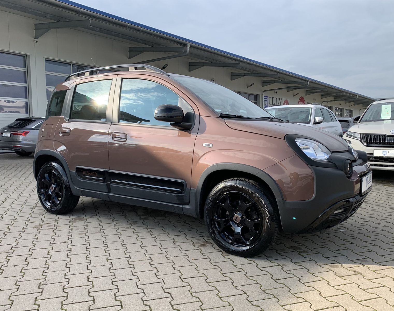 Fahrzeugabbildung Fiat Panda 1.2*Cross*Trussardi*Klima.Aut*ELFH*MFL*PDC