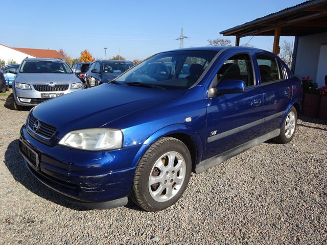 Opel Astra 1.6 Njoy