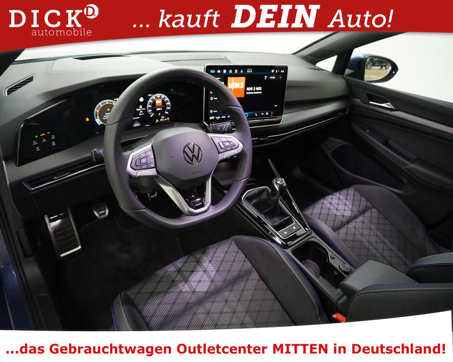 Fahrzeugabbildung Volkswagen Golf VIII 1.5 3X R-LINE+PANO+MATRI+360+HEAD+AHK+