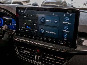 Ford Focus Turnier ST-Line X PANO AHK schwenkbar RFK