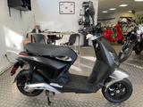 Piaggio 1 ACTIVE 125er bis zu 100 Km Reichweite WIE NEU - PIAGGIO 1 ACTIVE