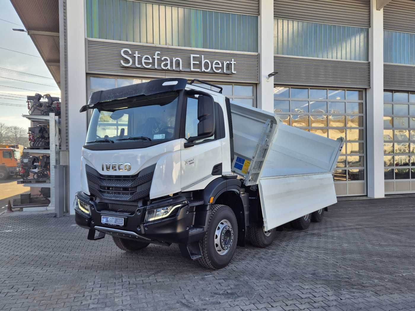 Fahrzeugabbildung Iveco AD360X46Z HR OFF 8x4 Bordmatic Hardox AHK