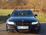 BMW E91 330D Automatik TÜV 06/27 - BMW 330 aus 2005: 330d