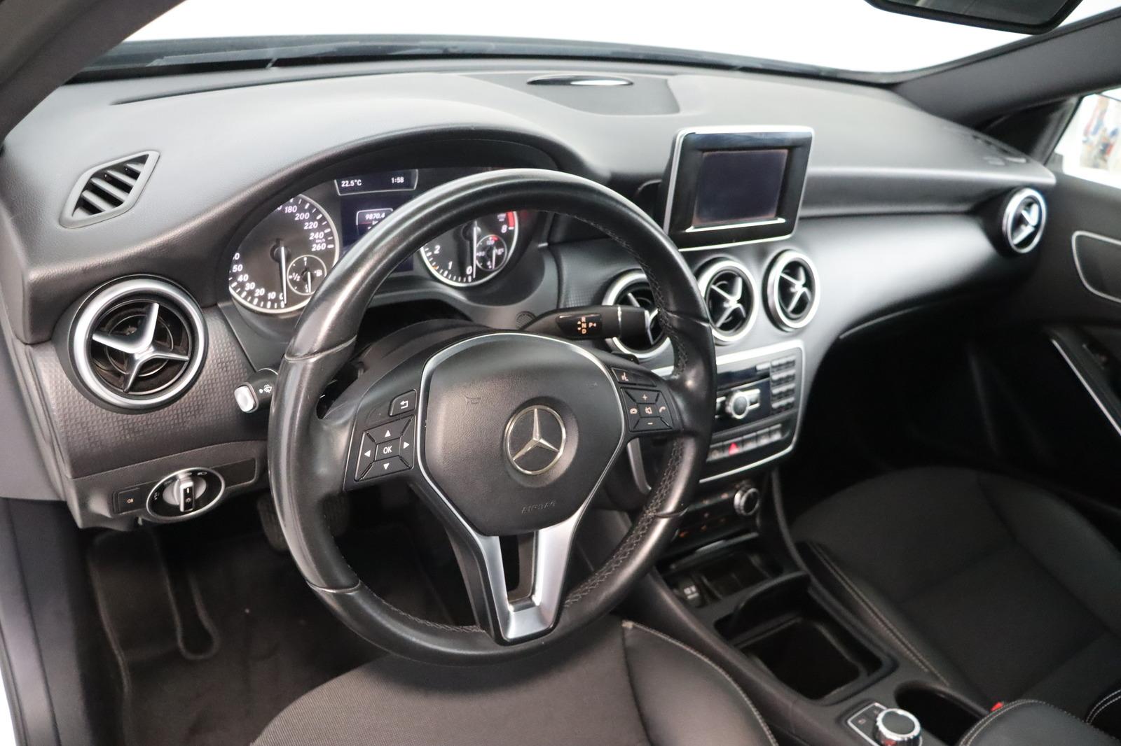 Mercedes-Benz A 180 Sitzhzg. * Xenon * HU/AU + Service neu